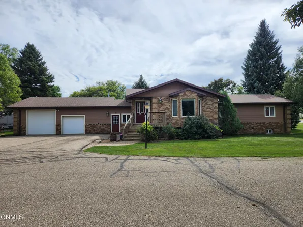 634 6th Ave SE, Mandan, ND 58554