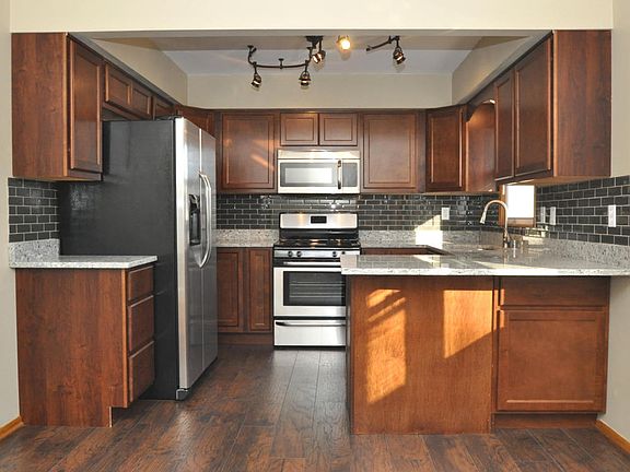 3rd image of 9227 W Wilbur Ave