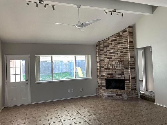 4th image of 1103 Batavia Dr