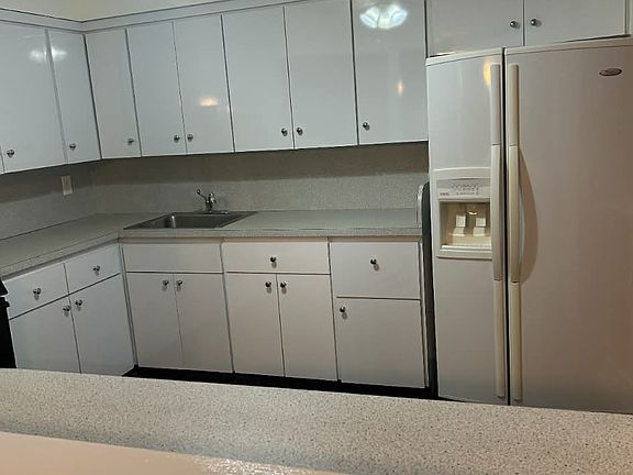 4th image of 173 Bay 47 St #2
