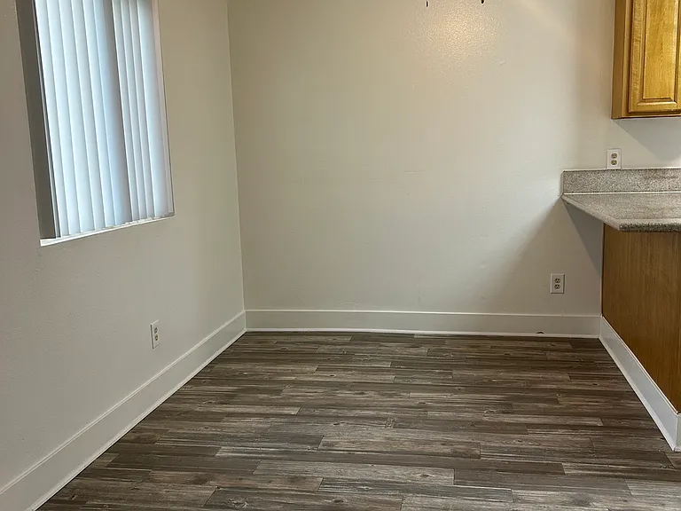 Merrill Apartments — Photo 8