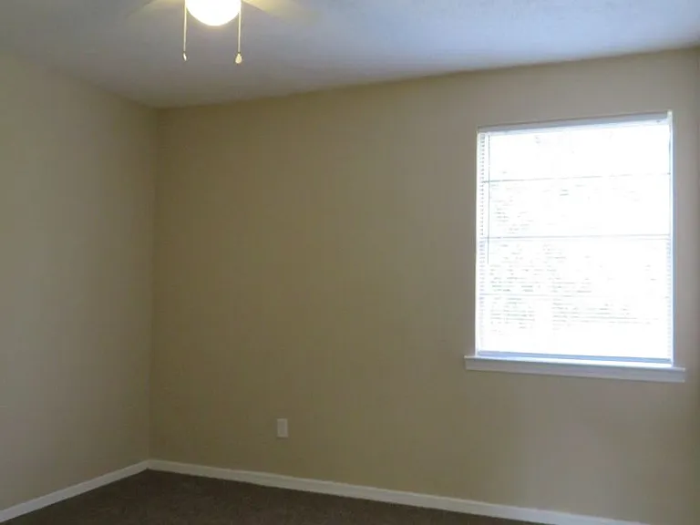 4433 Medley Ln — Photo 6