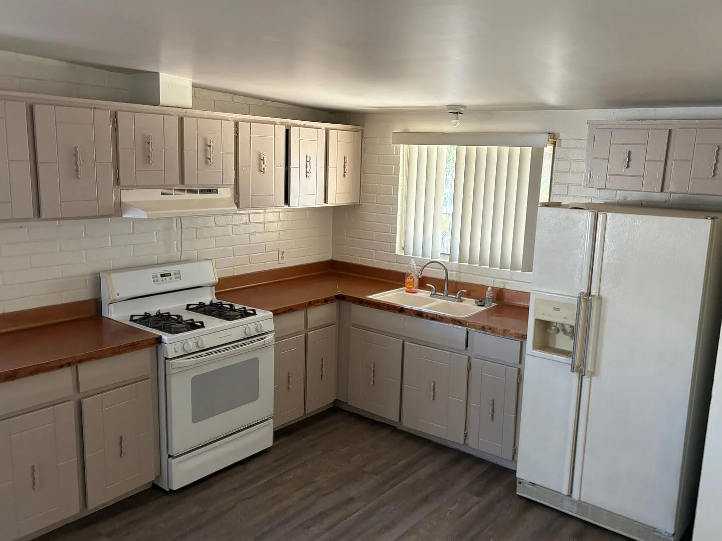 Classic Eastside 3/2 SFR - Move In Special — Photo 2