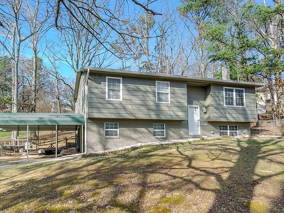 3rd image of 2195 Greendale Dr NE