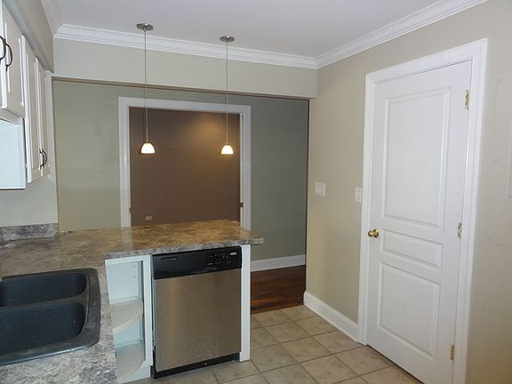 3rd image of 1635 N Milwaukee Ave APT 203