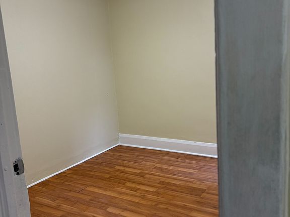 3rd image of 1355 Danforth Ave