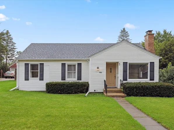 403 Opatrny Dr, Fox River Grove, IL 60021