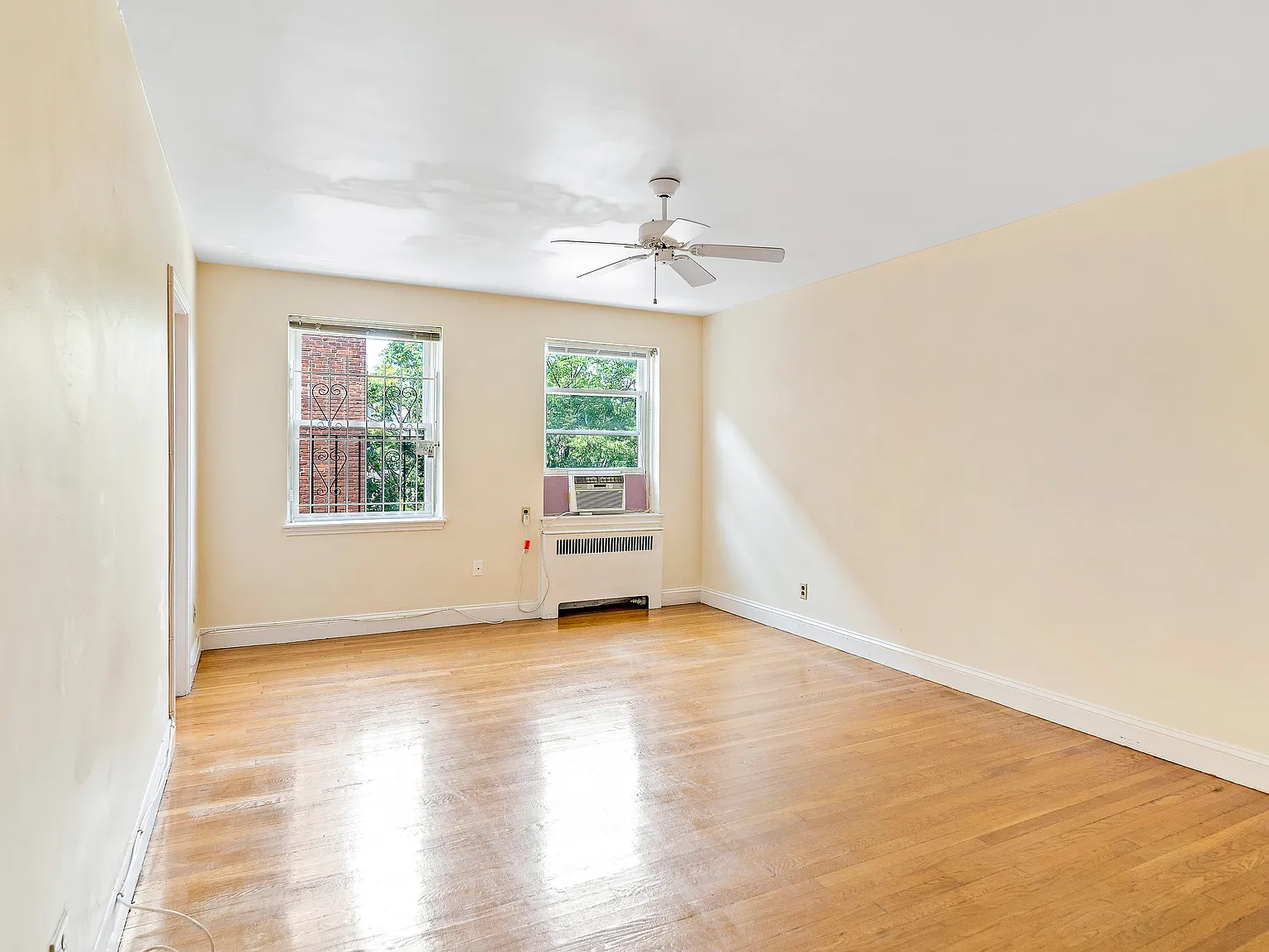 Studio, 436 sqft, $2,350 — Photo 2