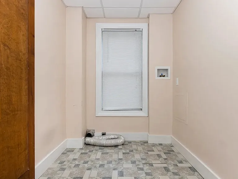 41 Central St #1 — Photo 16