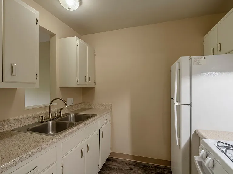 Oak Valley Apartments — Photo 27