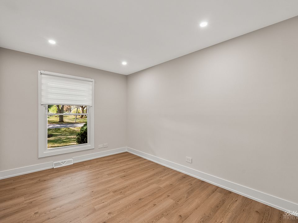 2nd image of 3115 N Ellen Dr