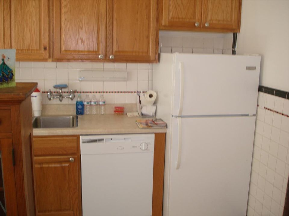 2nd image of 3431 Shaw Ave APT 1