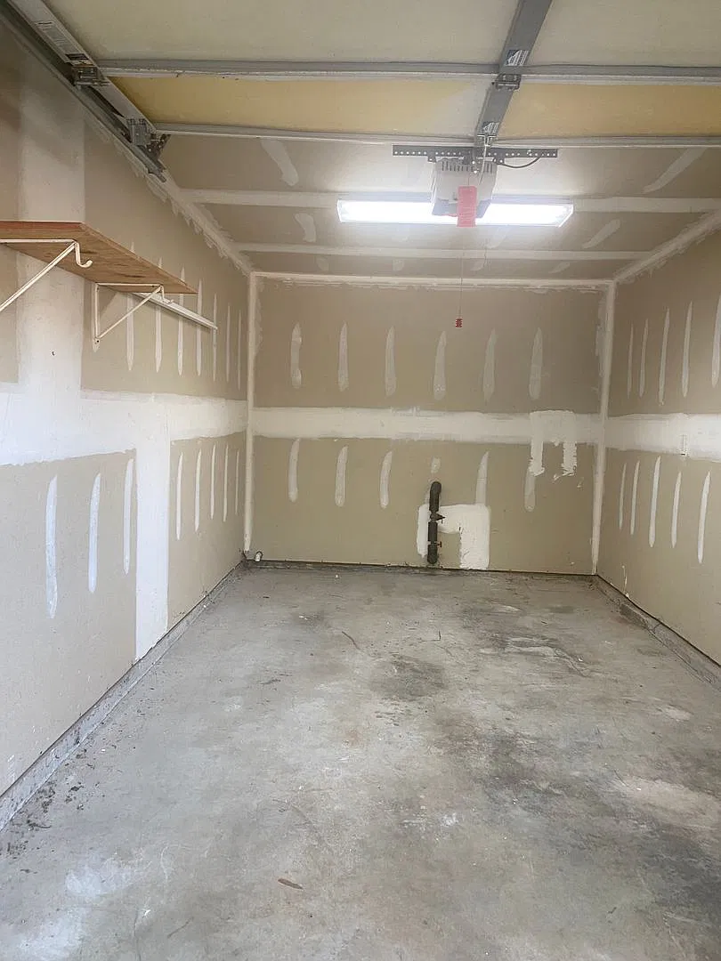 3 Bedroom Townhome — Photo 4