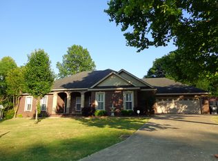 3 Brandy Ct, Deatsville, AL 36022