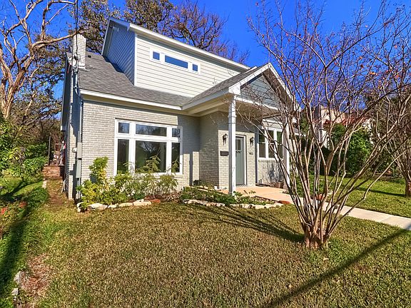 2020 remodel of charming historic home. Walking distance to UT, Shoal Creek Nature Trail, hospitals and many restaurants. Short drive to downtown. Keyless Entry. Free On Street Parking