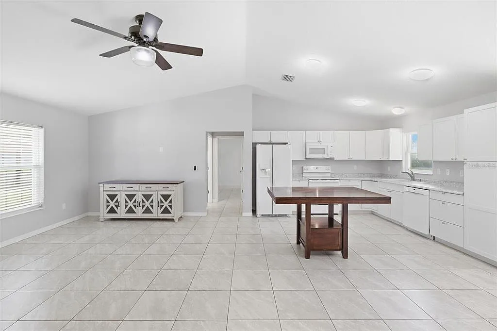 3 bed, 2.0 bath, 1515 sqft, $1,850 — Photo 3