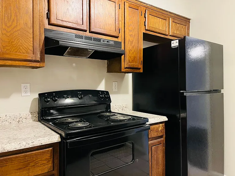 145 Pine Ter — Photo 11