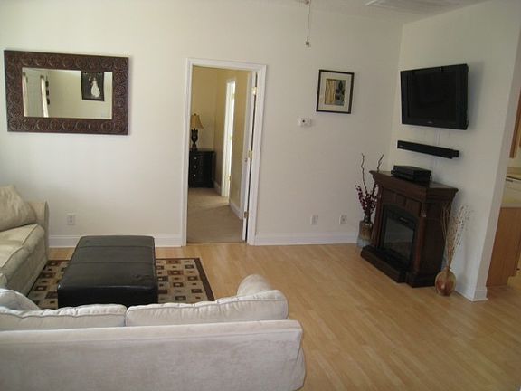 4th image of 156 Cornerstone Dr