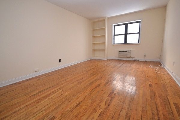 2nd image of 134 9th Ave APT 4R