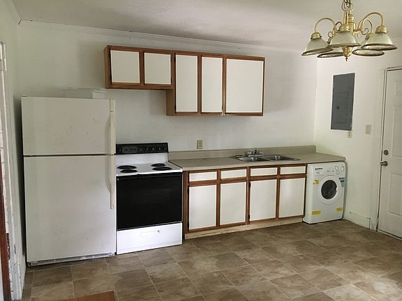 2nd image of 445 New Market St