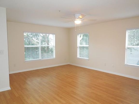 2nd image of 204 16th St Unit E