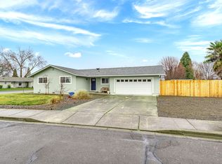 1925 Parkwood Ave, Central Pt, OR
