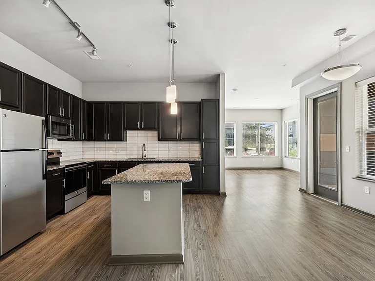 Arrive Brentwood I & II — Photo 9