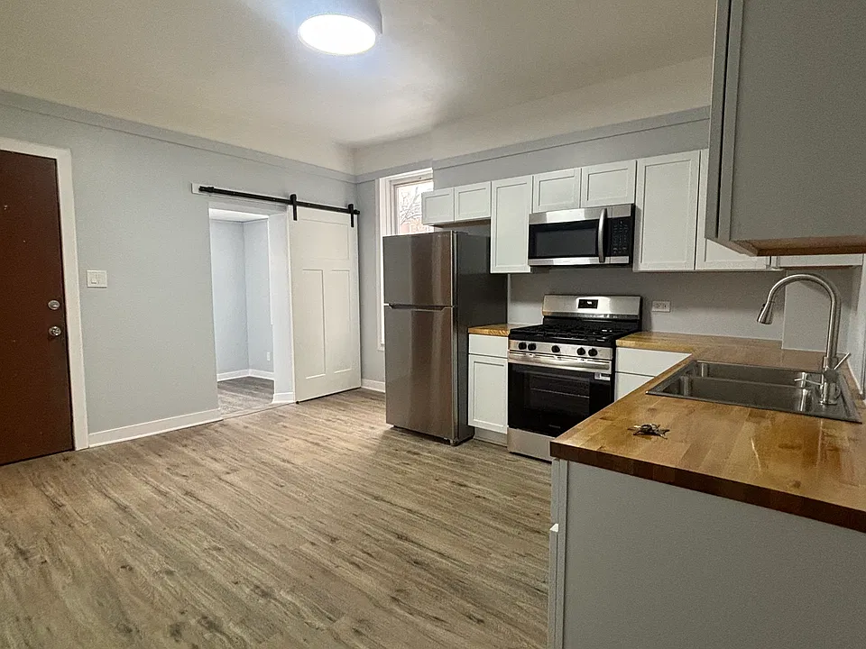 Eat-in Kitchen