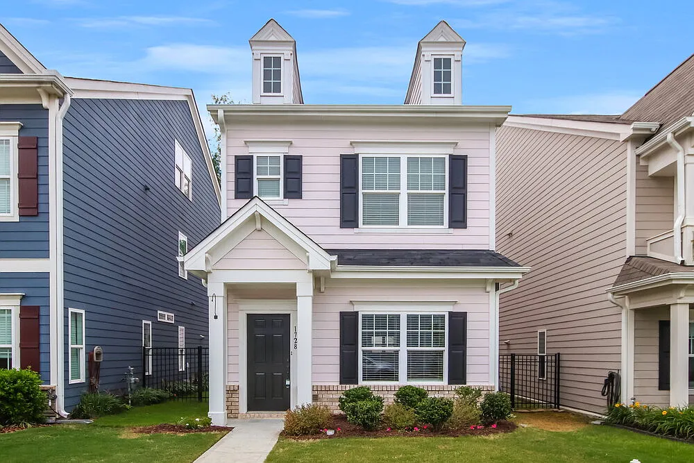 3 bed, 2.5 bath, 2125 sqft, $2,450 — Photo 1