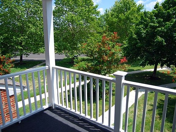5th image of 9 Bridle Ln #G31