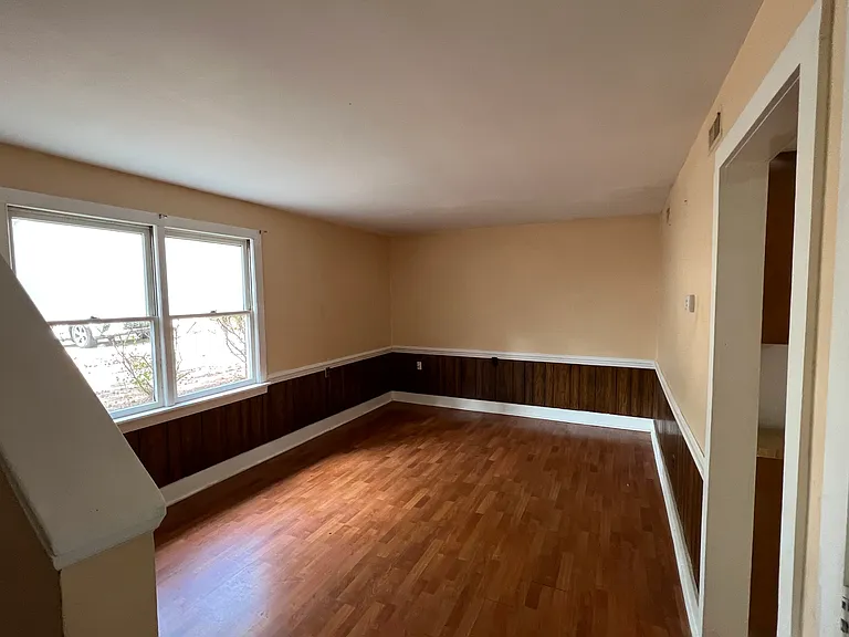 102 Madrid Ct — Photo 2