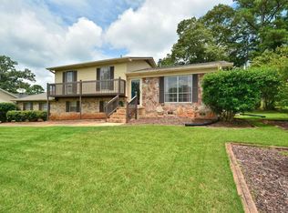 1419 Edgefield Ln, Bessemer, AL 35023