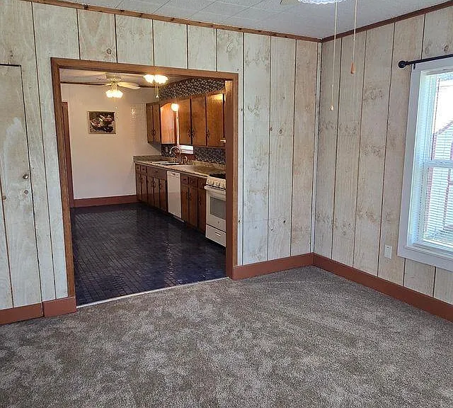 417 E Jack St — Photo 11