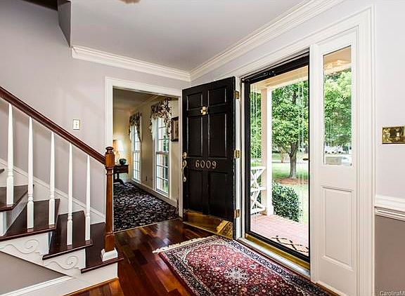 2nd image of 6009 Paddington Ct
