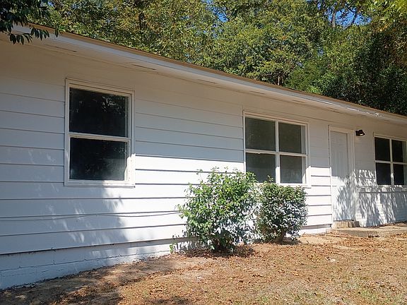 2nd image of 2465 Thrasher Ave