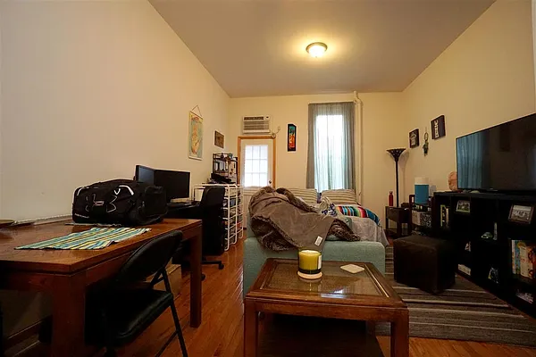 Rented by Compass | media 2