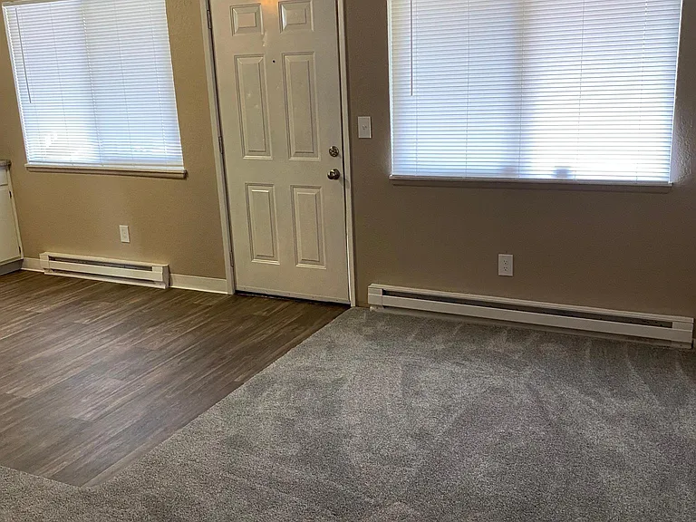 Valley Manor Apartments — Photo 8