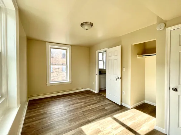 350 Congress St, Troy, NY 12180