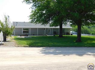23590 T Rd, Holton, KS 66436