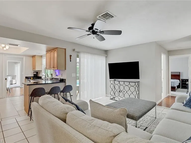 4556 Lakewood Blvd — Photo 6