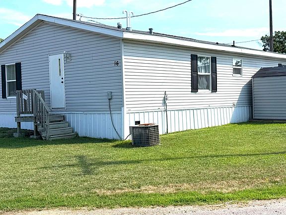 2nd image of 400 E Maple St #16
