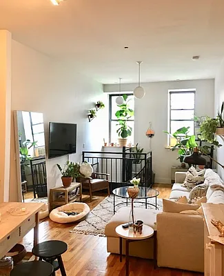 Rented by City Vista Inc | media 24