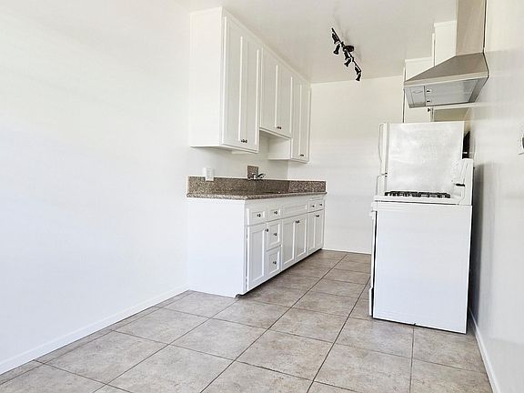 2nd image of 3708 Inglewood Blvd #3A