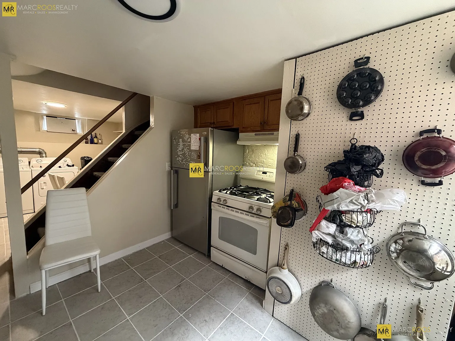 2 bed, 1.0 bath, $3,500 — Photo 2