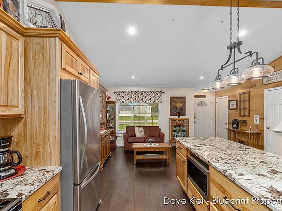 5th image of 940 Bryanwood Ct