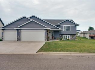 2409 Foxtail Ln, Faribault, MN 55021