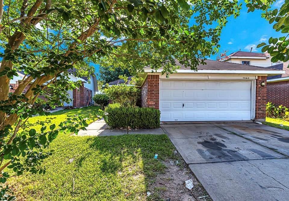 1st image of 7342 Village Lake Dr
