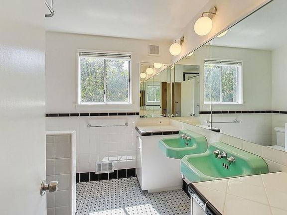 4th image of 316 Moraga St APT 1