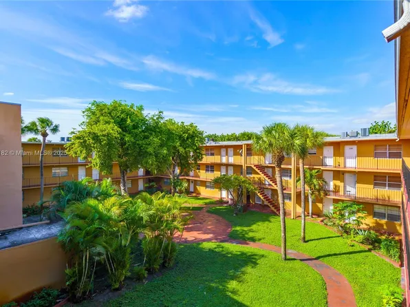1330 W 54th St APT 302C, Hialeah, FL 33012