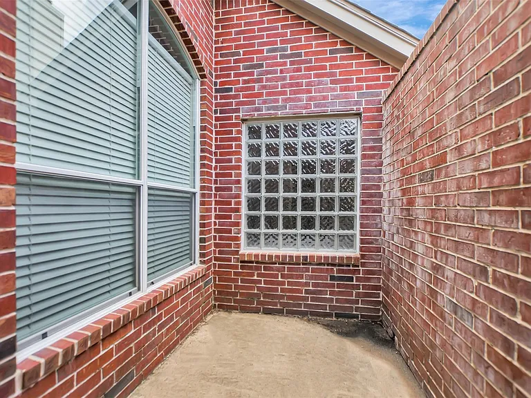 1110 Parkhaven Ln — Photo 44
